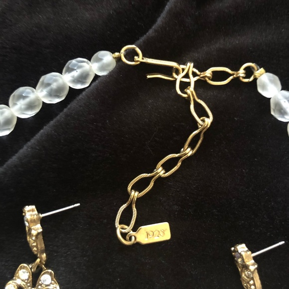 Spectacular retro 4 piece parure set. - Picture 5 of 5